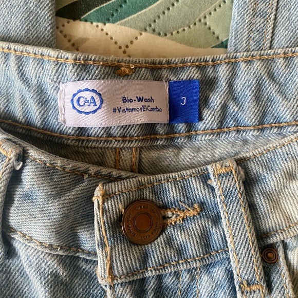C&A light wash jeans - Picture 7 of 7